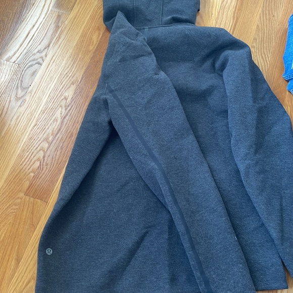 Lululemon hoodie scuba material - Picture 4 of 6